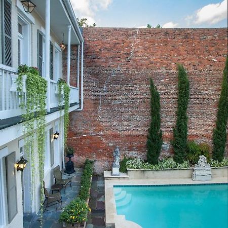 Chateau Hotel New Orleans Exterior photo